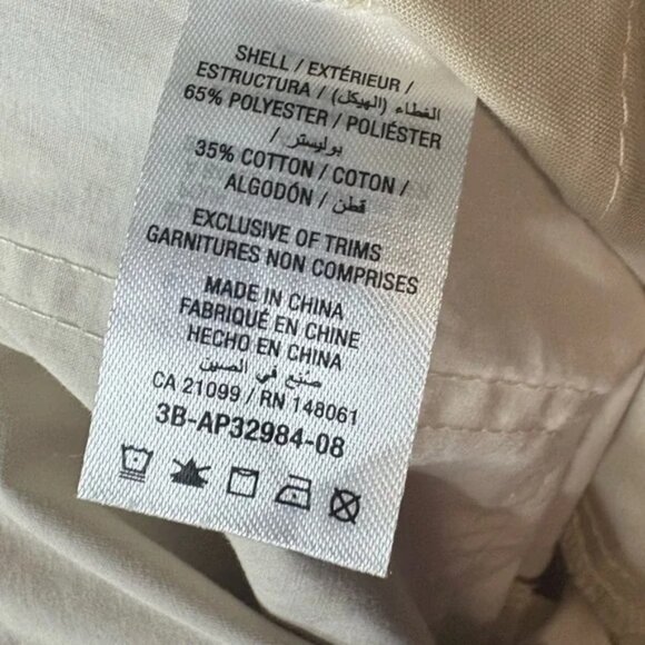 Trendy off-white cargo pants with practical pockets. Ideal for everyday style. - Picture 2 of 7